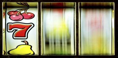 Live Tembak Ikan table with multiple players aiming at moving fish targets